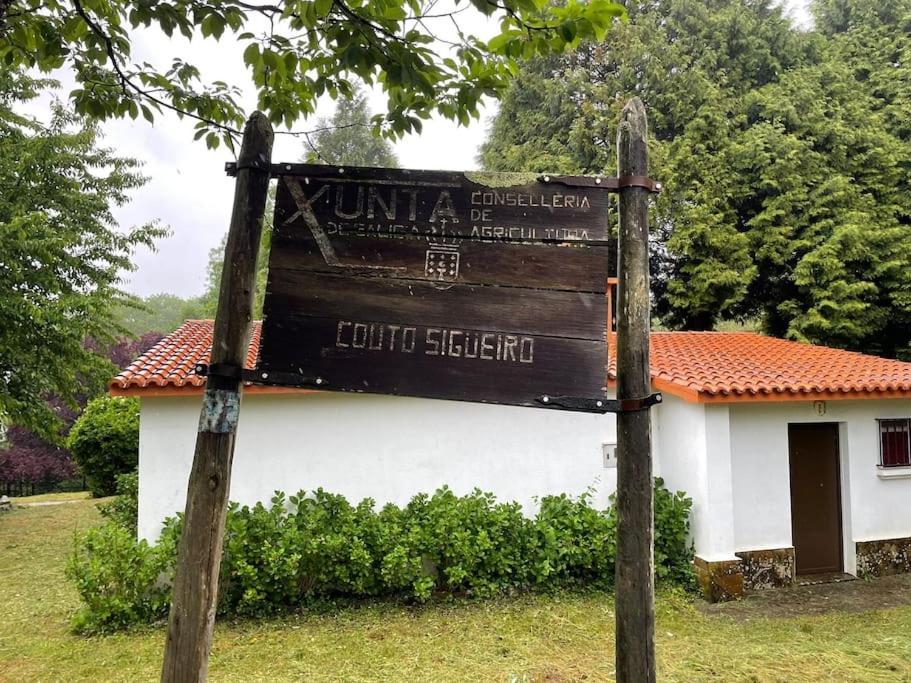 Gran casa rústica en Sigueiro Exterior foto